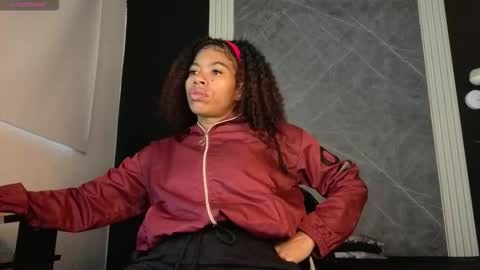 Yummyduo online show from November 18, 2025, 11:58 am