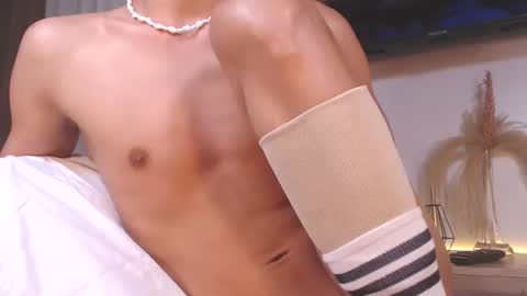 Justine online show from September 22, 2025, 8:55 pm