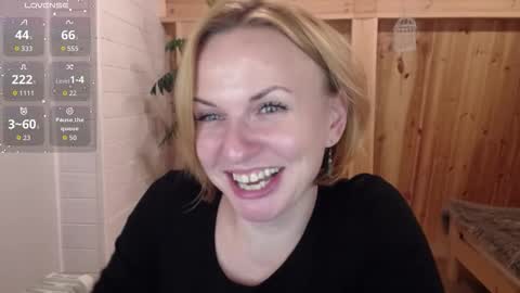 Lillya online show from October 3, 2025, 3:42 pm