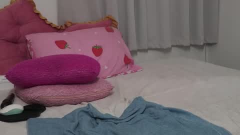 Snapshot of yummymatcha chatting on January 15, 2025, 2:02 pm Angel Chai online show from January 15, 2025, 2:02 pm