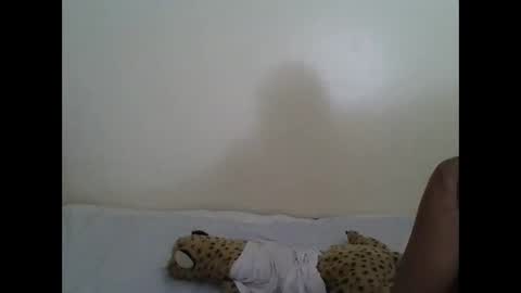 yuna_05 online show from May 23, 2026, 3:27 pm