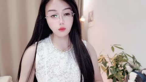 YunEr online show from April 23, 2026, 1:02 pm