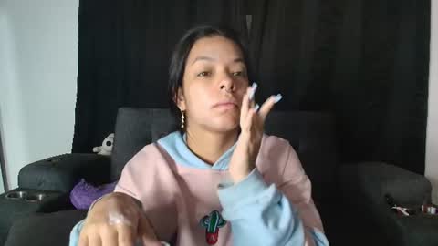 Snapshot of yungelitamor_ chatting on July 4, 2026, 5:35 am ELITA online show from July 4, 2026, 5:35 am