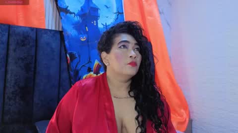 yunkeyc online show from October 27, 2025, 1:53 am