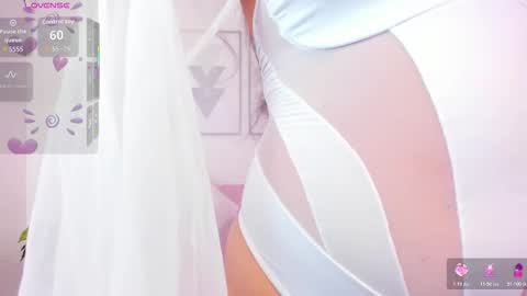 Yunna online show from December 2, 2025, 11:37 am