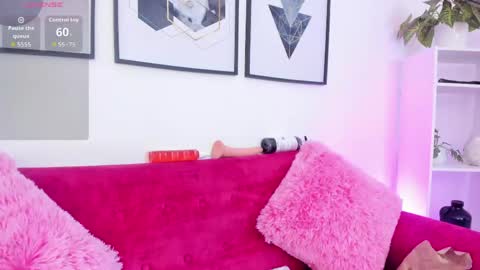 Yunna online show from April 20, 2026, 11:46 am