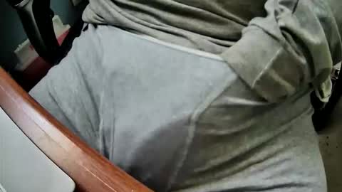 yuppers1234 online show from October 15, 2025, 4:18 pm