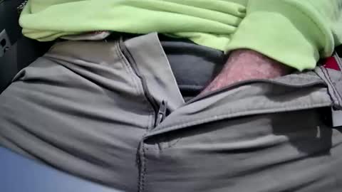 yuppers1234 online show from December 15, 2025, 12:42 pm