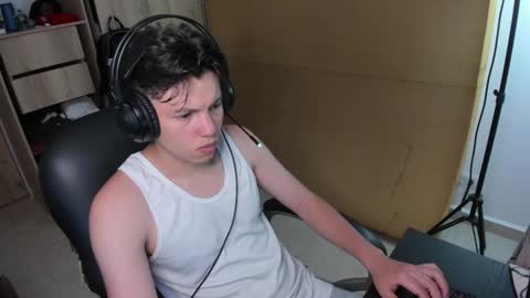 yurii_moody online show from December 23, 2024, 1:40 am