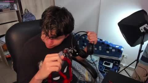 yurii_moody online show from October 4, 2025, 7:12 pm