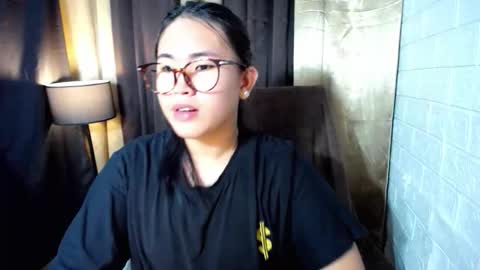 yuriyumixx_xoxo online show from November 11, 2025, 11:32 am