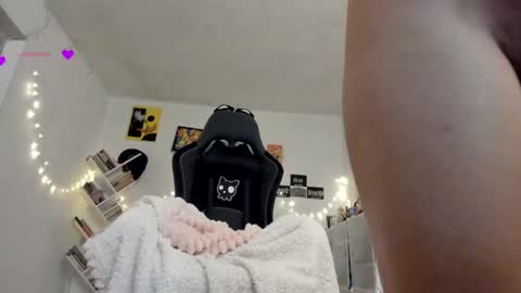 paola online show from March 6, 2025, 3:02 am