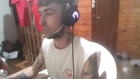 Yuumi online show from October 31, 2025, 2:45 am