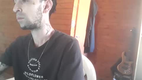 Yuumi online show from November 30, 2025, 4:11 pm