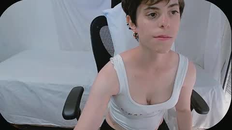 Yuyu online show from January 4, 2025, 8:16 pm