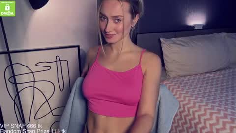 The Queen Bitch of the United Kingdom online show from December 4, 2024, 8:45 am