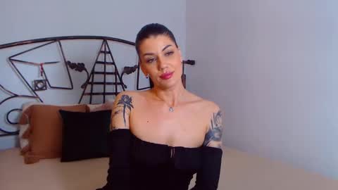 I V Y   online show from January 27, 2025, 12:12 am