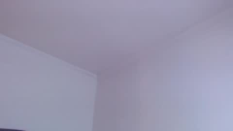 I V Y   online show from October 3, 2025, 9:12 pm