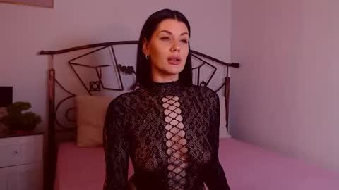 I V Y   online show from February 20, 2026, 9:26 pm