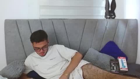 Snapshot of zac_golden chatting on November 11, 2025, 4:01 am Zack online show from November 11, 2025, 4:01 am