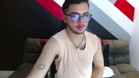 Snapshot of zac_golden chatting on November 28, 2025, 12:24 am Zack online show from November 28, 2025, 12:24 am