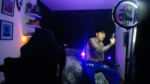 zac_muller1 online show from November 11, 2025, 5:40 am