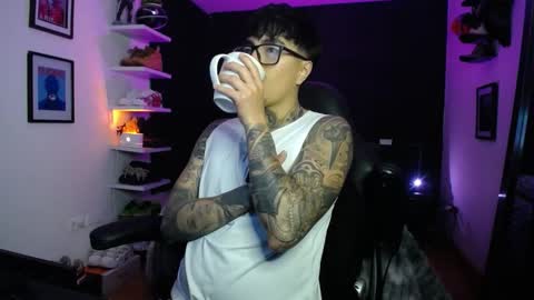 zac_muller1 online show from December 16, 2025, 12:59 am