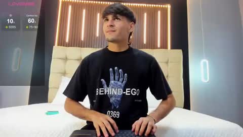 zack23__ online show from June 12, 2026, 3:05 am