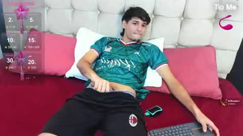 zack23__ online show from July 5, 2026, 4:19 am