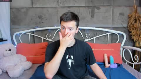 Snapshot of zack_hemsey chatting on December 4, 2024, 10:24 am Zack online show from December 4, 2024, 10:24 am