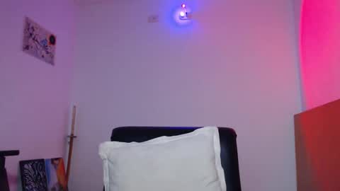 Snapshot of zack_kingg chatting on September 17, 2025, 5:42 am Zack King online show from September 17, 2025, 5:42 am