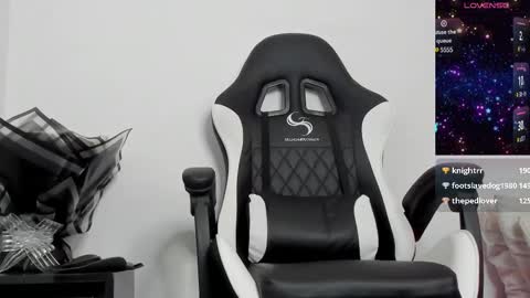 GODDESS ZAFIRO WINSLOW online show from February 19, 2025, 5:06 pm