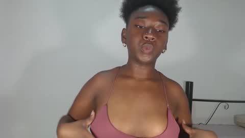 Snapshot of zahhysims chatting on February 6, 2025, 12:59 pm zahhy online show from February 6, 2025, 12:59 pm