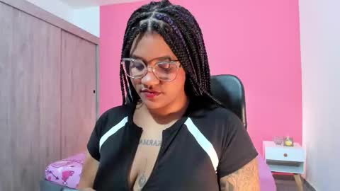 zahra_rose online show from November 27, 2025, 6:32 pm