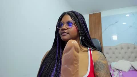 zahra_rose online show from December 5, 2025, 8:38 pm