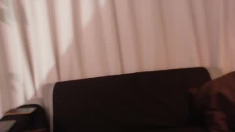 zahramilf online show from November 12, 2025, 4:35 am