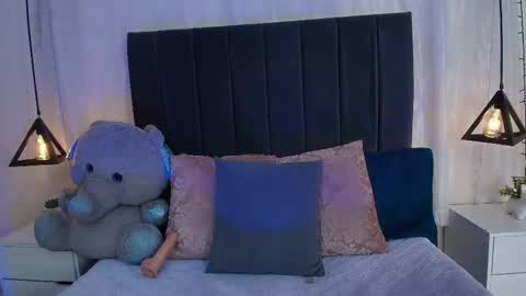 zairaaa_ online show from December 14, 2025, 3:45 am