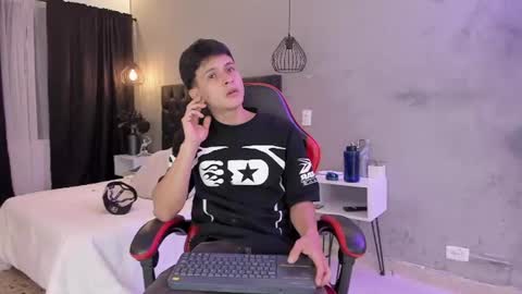 Samuel online show from June 18, 2026, 7:40 pm