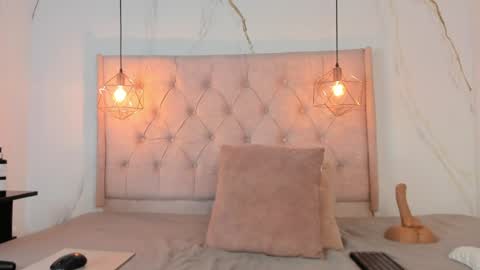 ZAMIRA online show from April 7, 2026, 2:17 pm