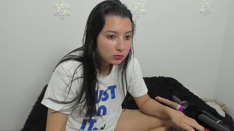 zammii69 online show from December 19, 2024, 11:03 pm