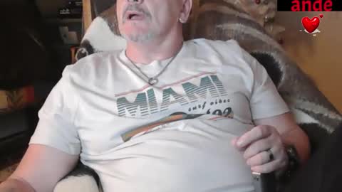 zander007 online show from October 3, 2025, 3:20 pm