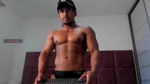 Snapshot of zane_lux chatting on February 27, 2025, 7:47 pm Zane Lux online show from February 27, 2025, 7:47 pm