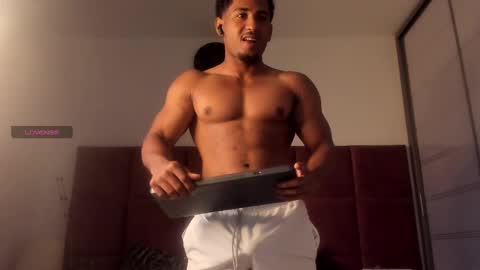 Snapshot of zane_lux chatting on March 8, 2025, 12:30 pm Zane Lux online show from March 8, 2025, 12:30 pm