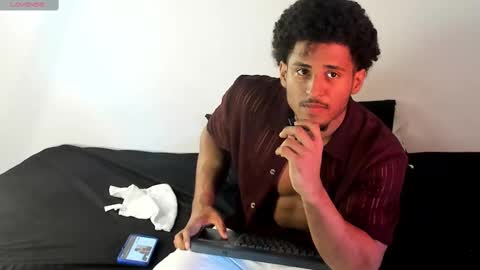 Snapshot of zane_lux chatting on September 24, 2025, 12:52 pm Zane Lux online show from September 24, 2025, 12:52 pm
