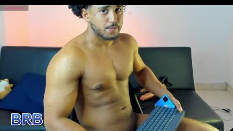 Snapshot of zane_lux chatting on May 20, 2026, 2:12 pm Zane Lux online show from May 20, 2026, 2:12 pm