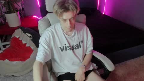 Snapshot of zane_steele chatting on March 30, 2026, 7:37 pm Kel online show from March 30, 2026, 7:37 pm