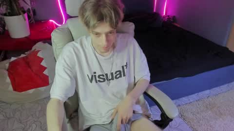 Snapshot of zane_steele chatting on April 5, 2026, 8:17 pm Kel online show from April 5, 2026, 8:17 pm