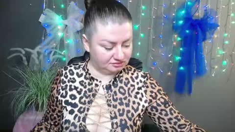 zannadreil online show from November 10, 2025, 8:08 pm