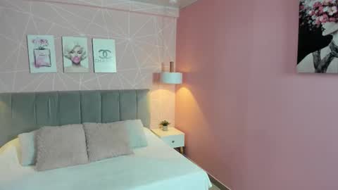 Zara Sweet  online show from November 7, 2025, 1:33 pm