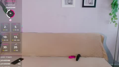 zara_fire online show from April 12, 2026, 8:03 pm
